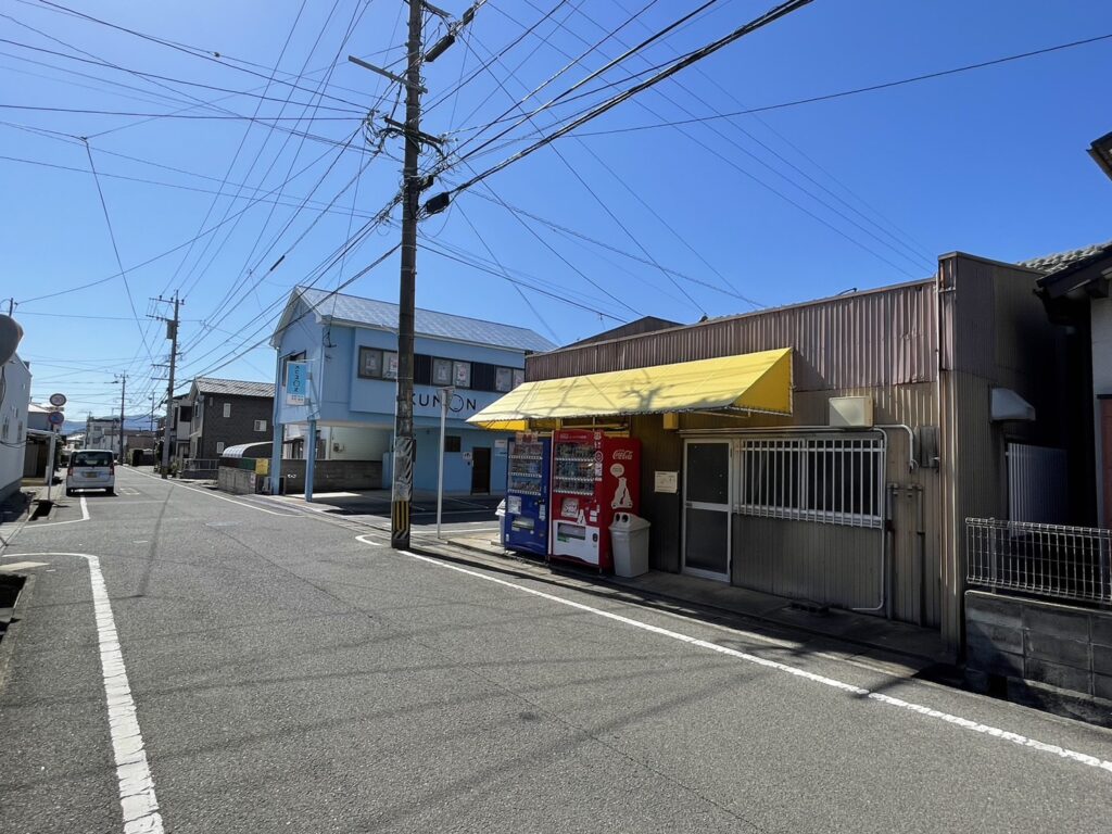 (前面道路を含む現地写真)